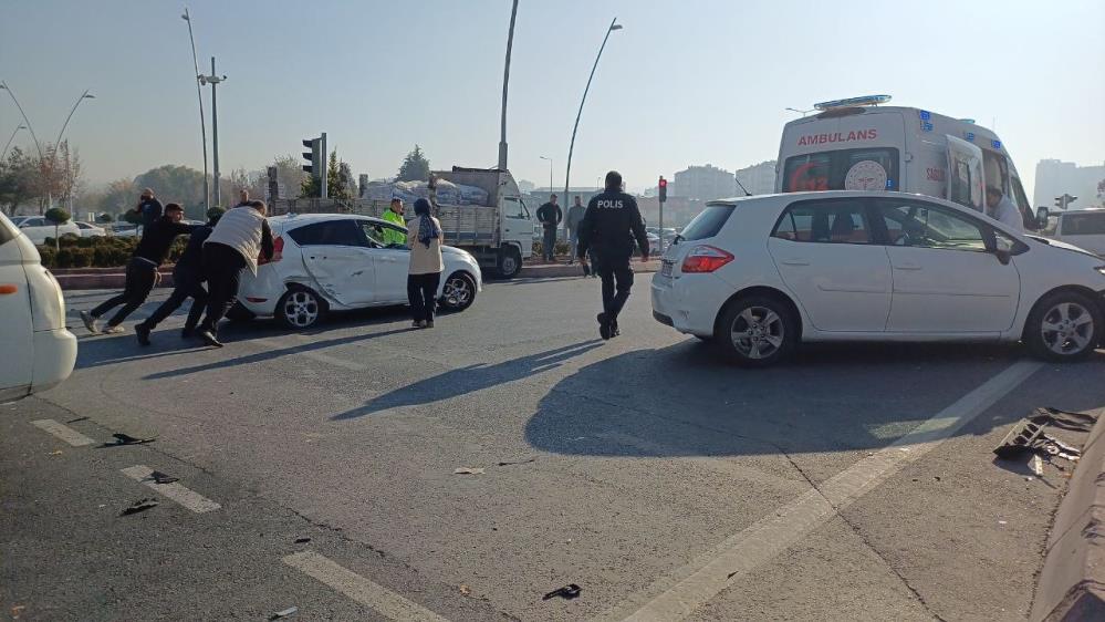Kayseri’de 5 Araç Birbirine Girdi: 5 Yaralı