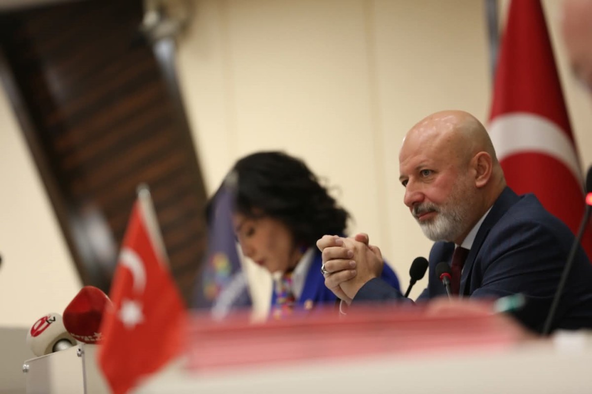 Çolakbayrakdar: 