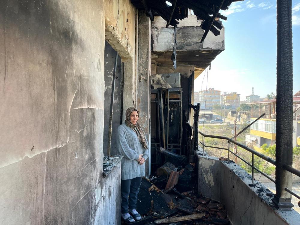 Felaketi Yaşadı: Depremde Eşini ve Evladını Kaybetmişti, Şimdi de Yuvası Yandı!