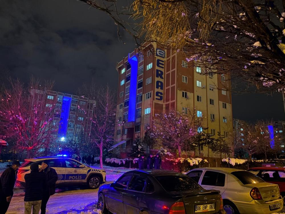Karnesinde 3 Zayıfı Olan Lise Öğrencisi, Yaşamına Son Verdi
