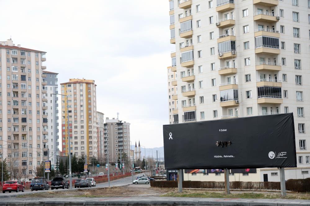 Talas Billboardlarında 6 Şubat Vefası: 