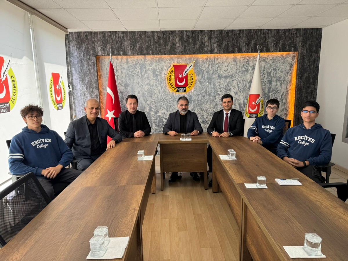 Türkiye 3’üncüsü Olan Öğrencilerden KGC’ye Ziyaret