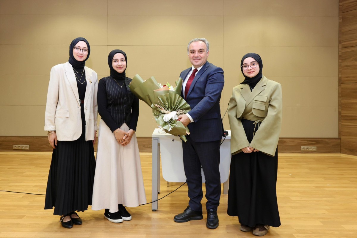Rektör Prof. Dr. Altun, Öğrenciler ile Bir Araya Geldi