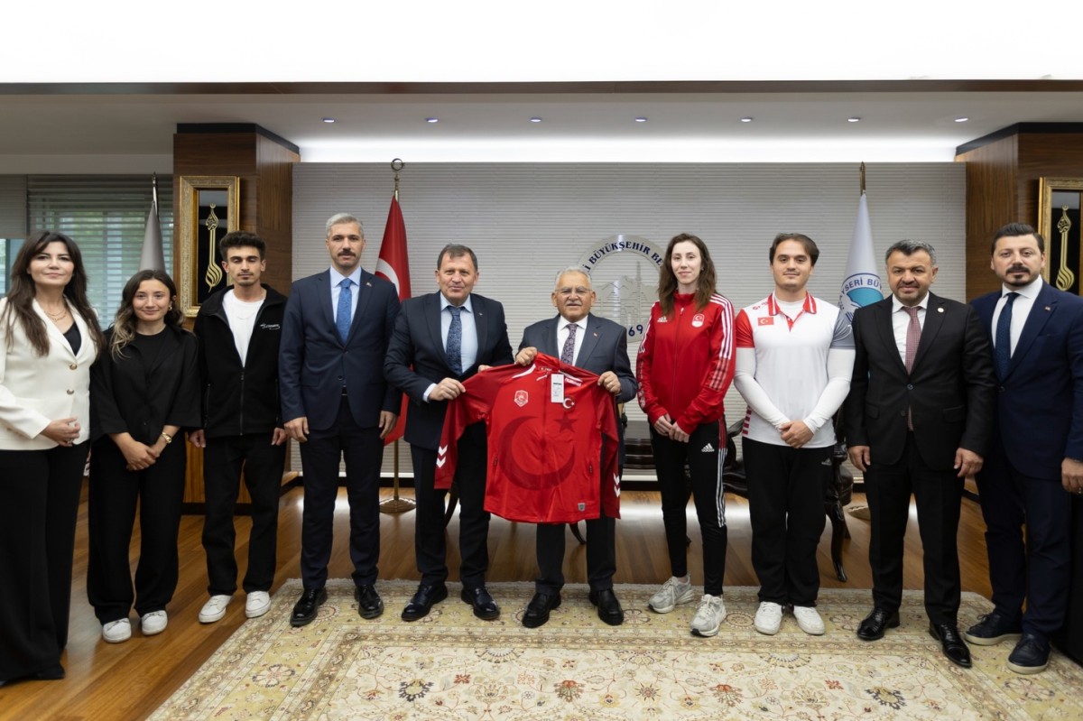 Başkan Büyükkılıç, Gençlik Haftası’nda Gençleri Ağırladı