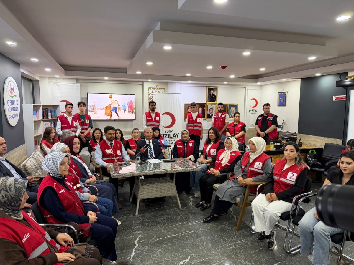 Kızılay Kayseri İl Başkanı Beydilli, Kadınlardan Özür Diledi 