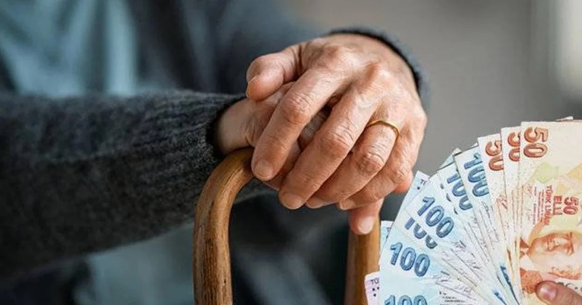 Emeklilere Çifte Ödeme: Maaş ve İkramiyeler Hesaplarda