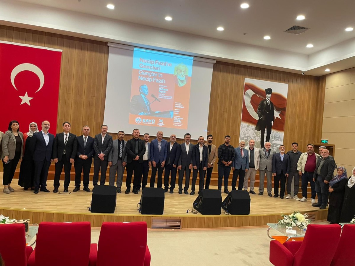 Necip Fazıl'ın Gençlik Tasavvuru Kayseri Üniversitesi'nde Konuşuldu
