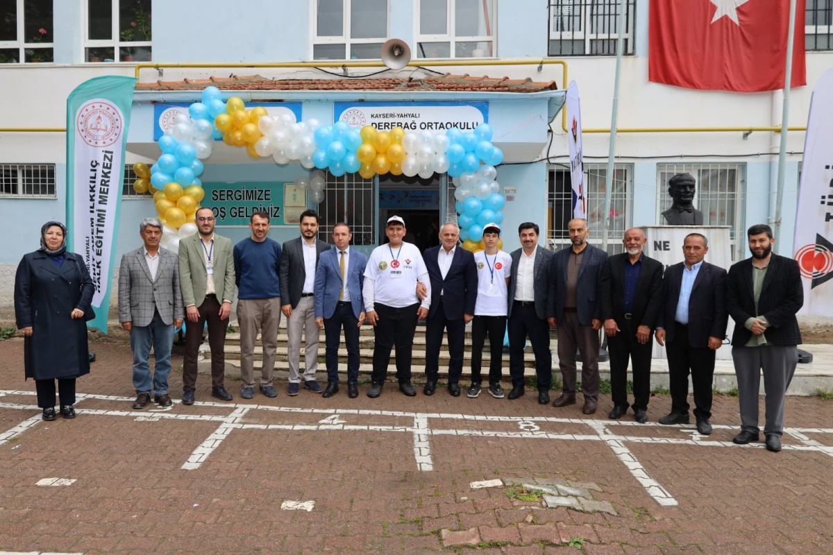 Derebağı Ortaokulu’nda TÜBİTAK 4006 Bilim Fuarı’na Yoğun İlgi