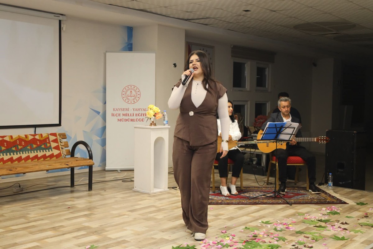 Yahyalı’da Şiir ve Türküler Aynı Sahnede Buluştu