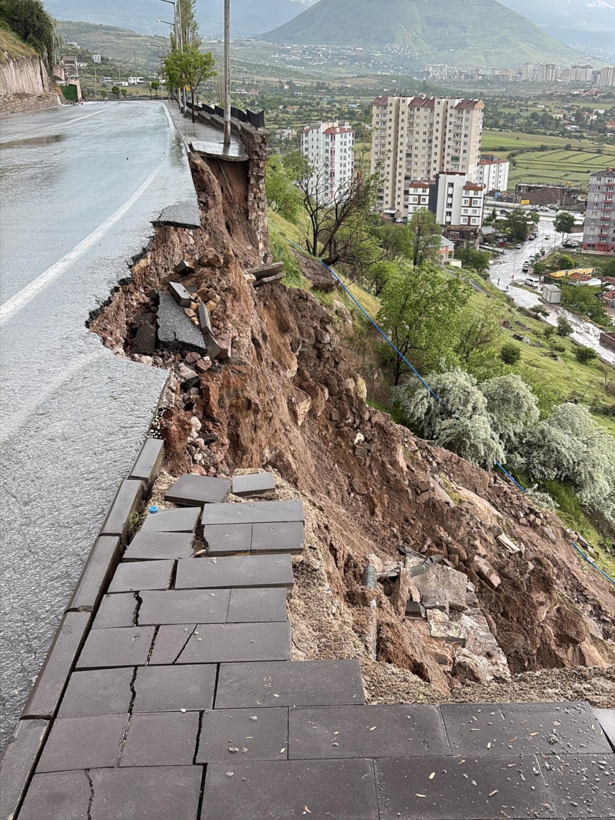 Kayseri’de Şiddetli Yağış Heyelana Neden Oldu