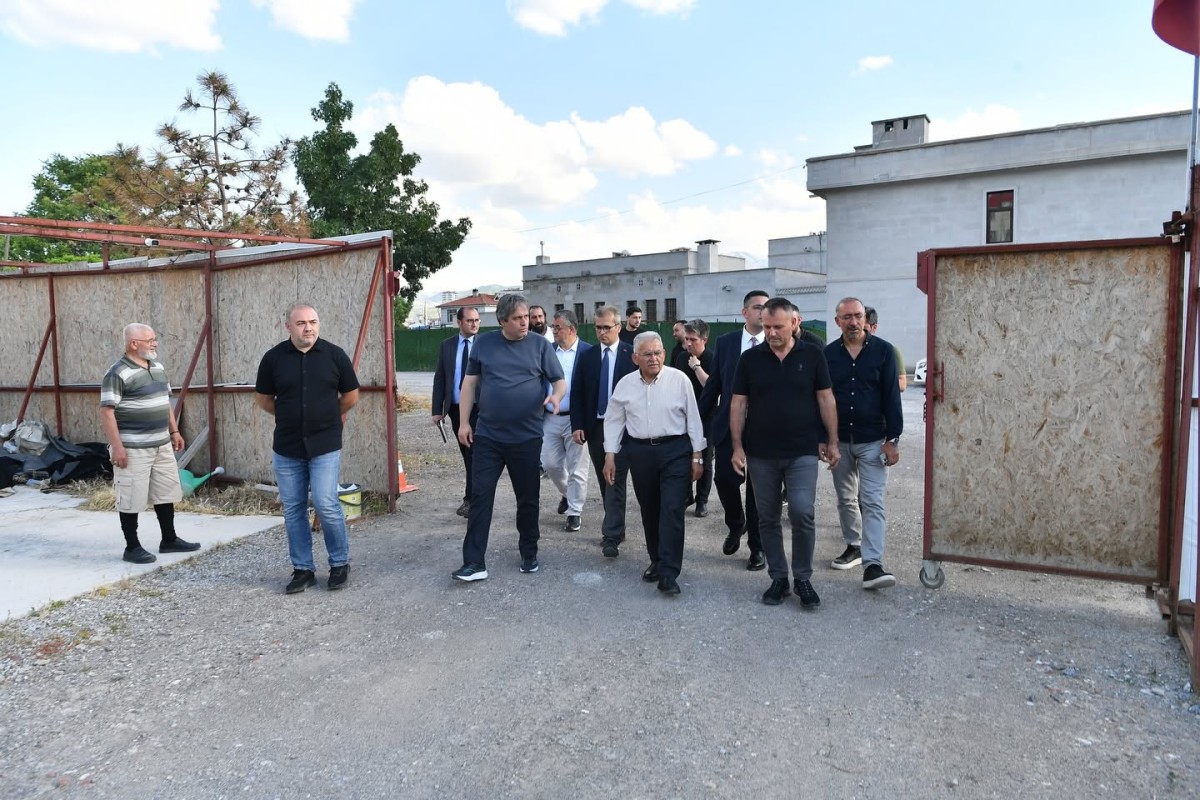 Büyükkılıç, Tarihi Kayseri Mahallesi’nde 3. Etap Çalışmalarını İnceledi
