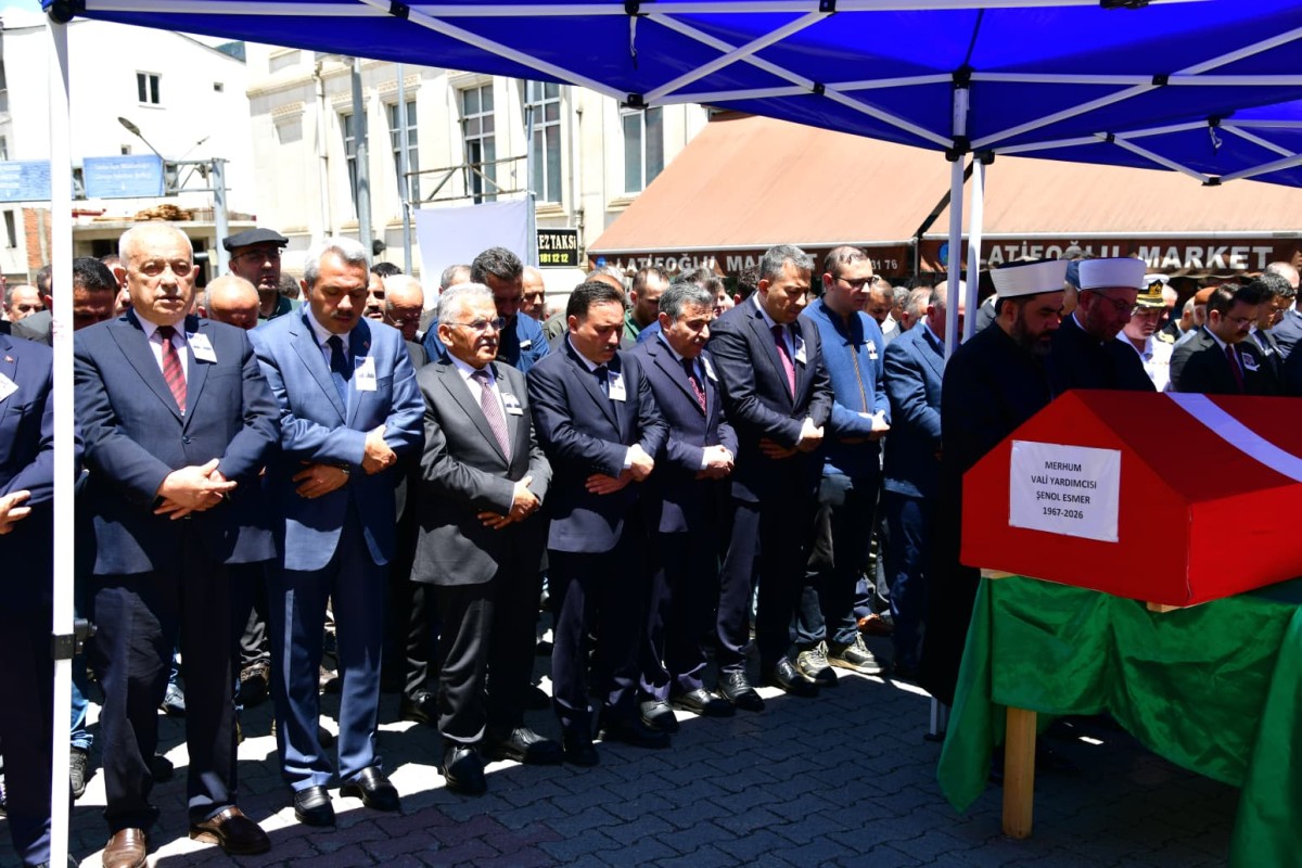 Vali Yardımcısı Şenol Esmer, Trabzon’da Son Yolculuğuna Uğurlandı 