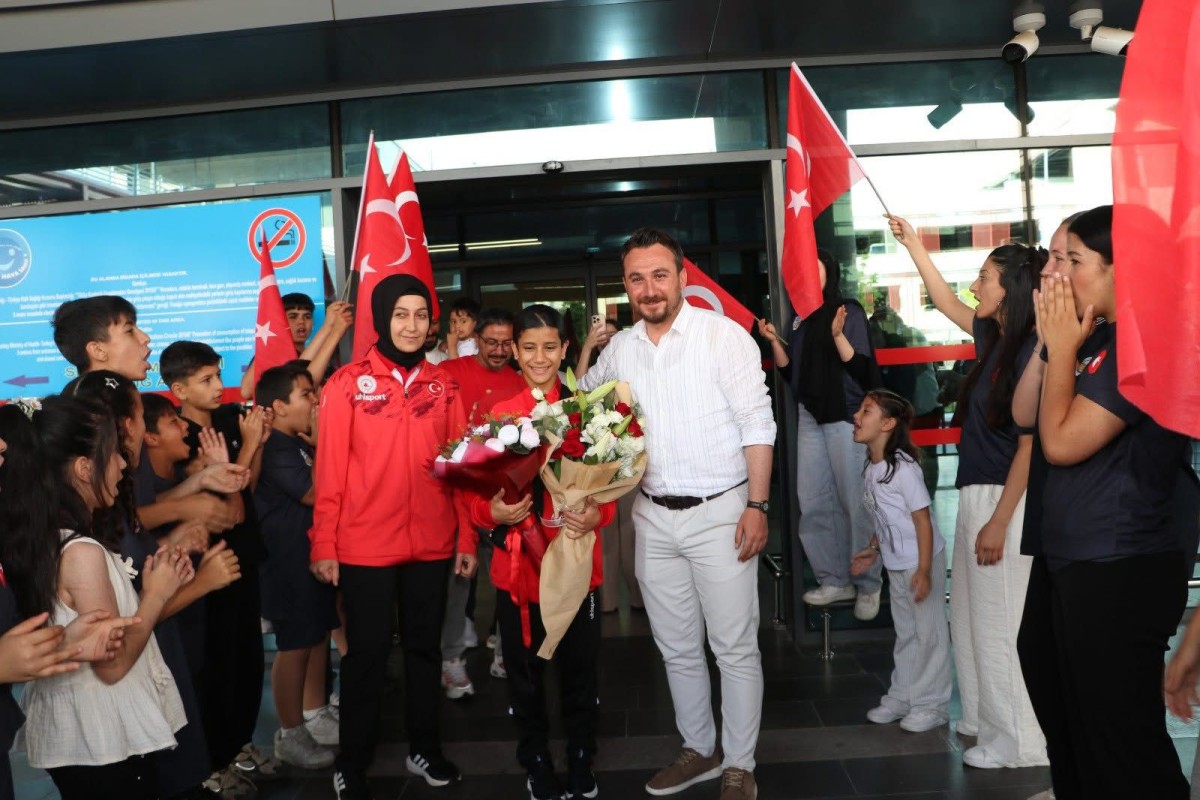 Dünya Şampiyonu Ayşegül Açık Kayseri’de Coşkuyla Karşılandı