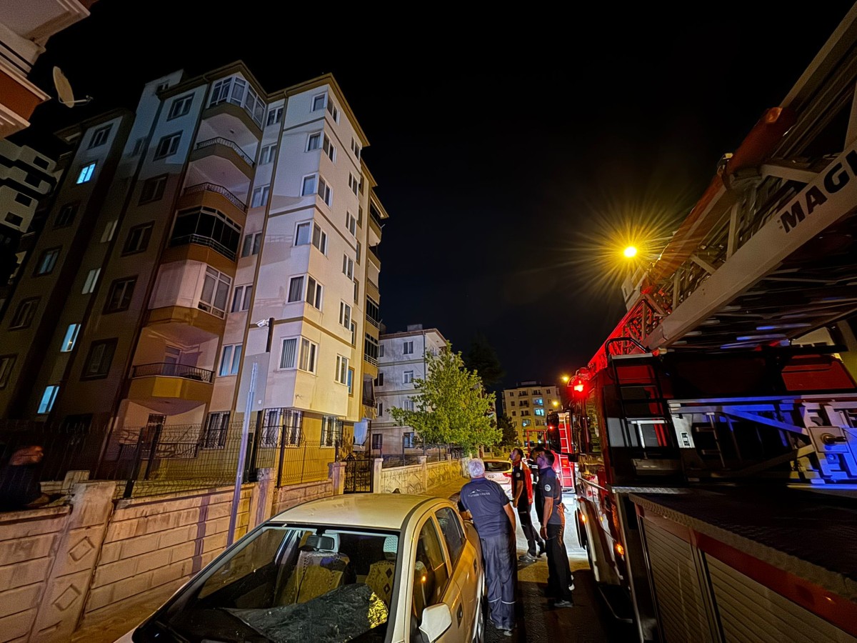 Apartmandaki Yanık Kokusu İhbarı Ekipleri Seferber Etti