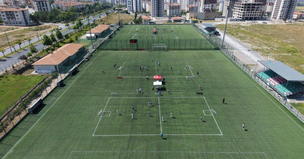Kayseri’de 5x5 Futbol Gençlik Kupası Bölge Finali Başladı