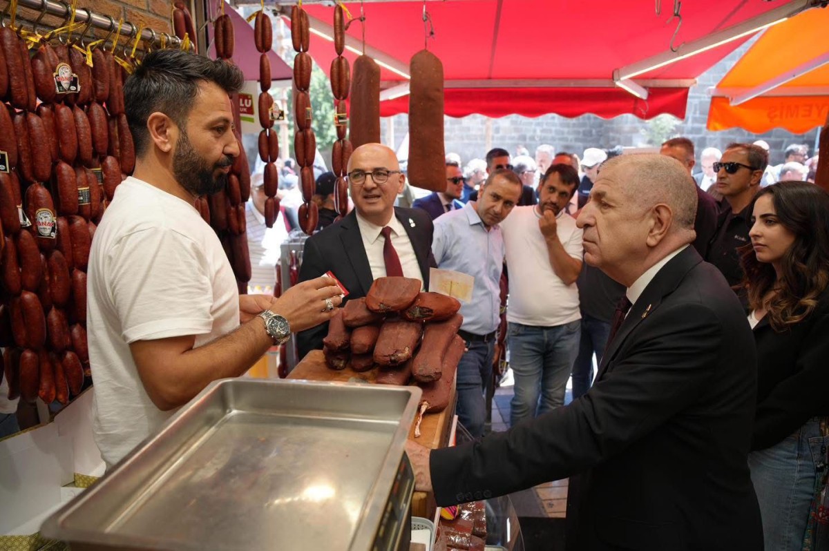 Ümit Özdağ Kayseri’de Partililer ve Vatandaşlarla Buluştu