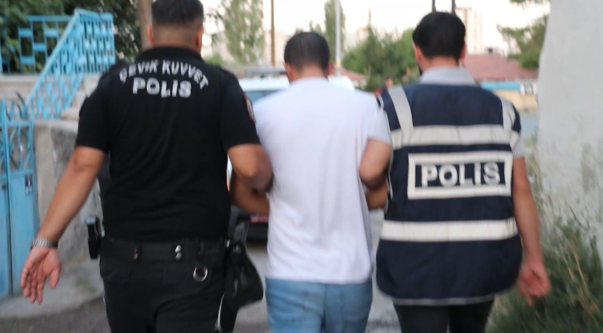 Kayseri'de Eş Zamanlı Operasyon: 95 Firari Yakalandı
