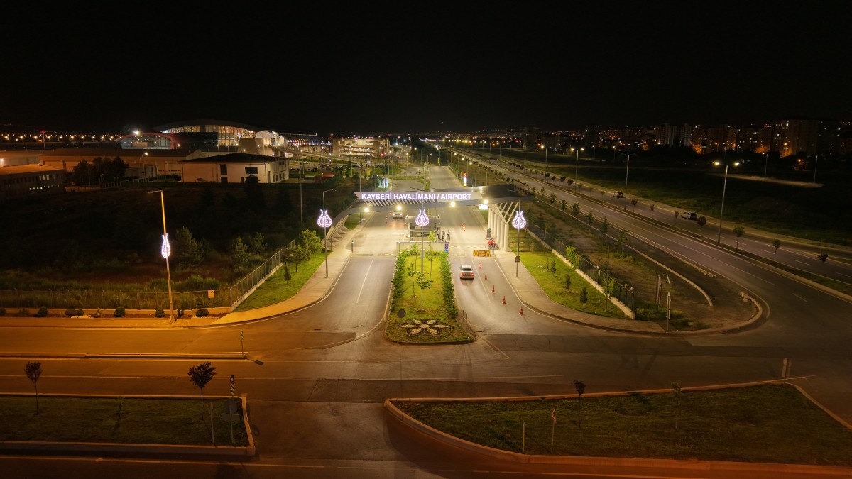 Büyükşehir’den Havalimanı Yoluna Estetik Dokunuş