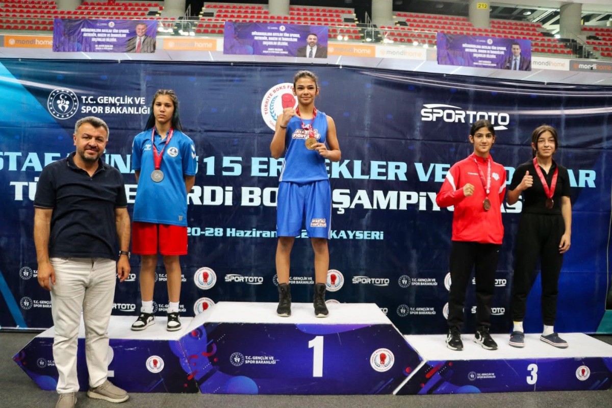 Türkiye Ferdi Boks Şampiyonası'ndan Kayseri'ye 3 Bronz Madalya