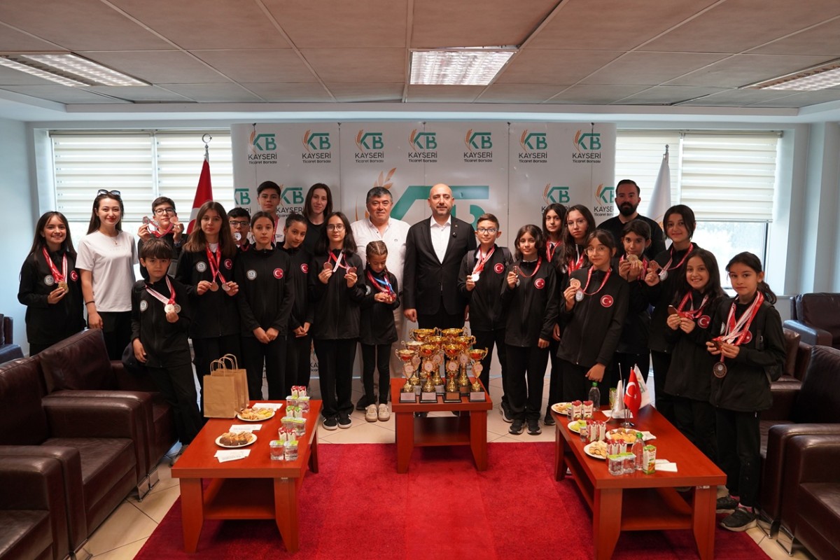 KTB ERVA Spor Okulu Sporcularından Başkan Bağlamış'a Ziyaret