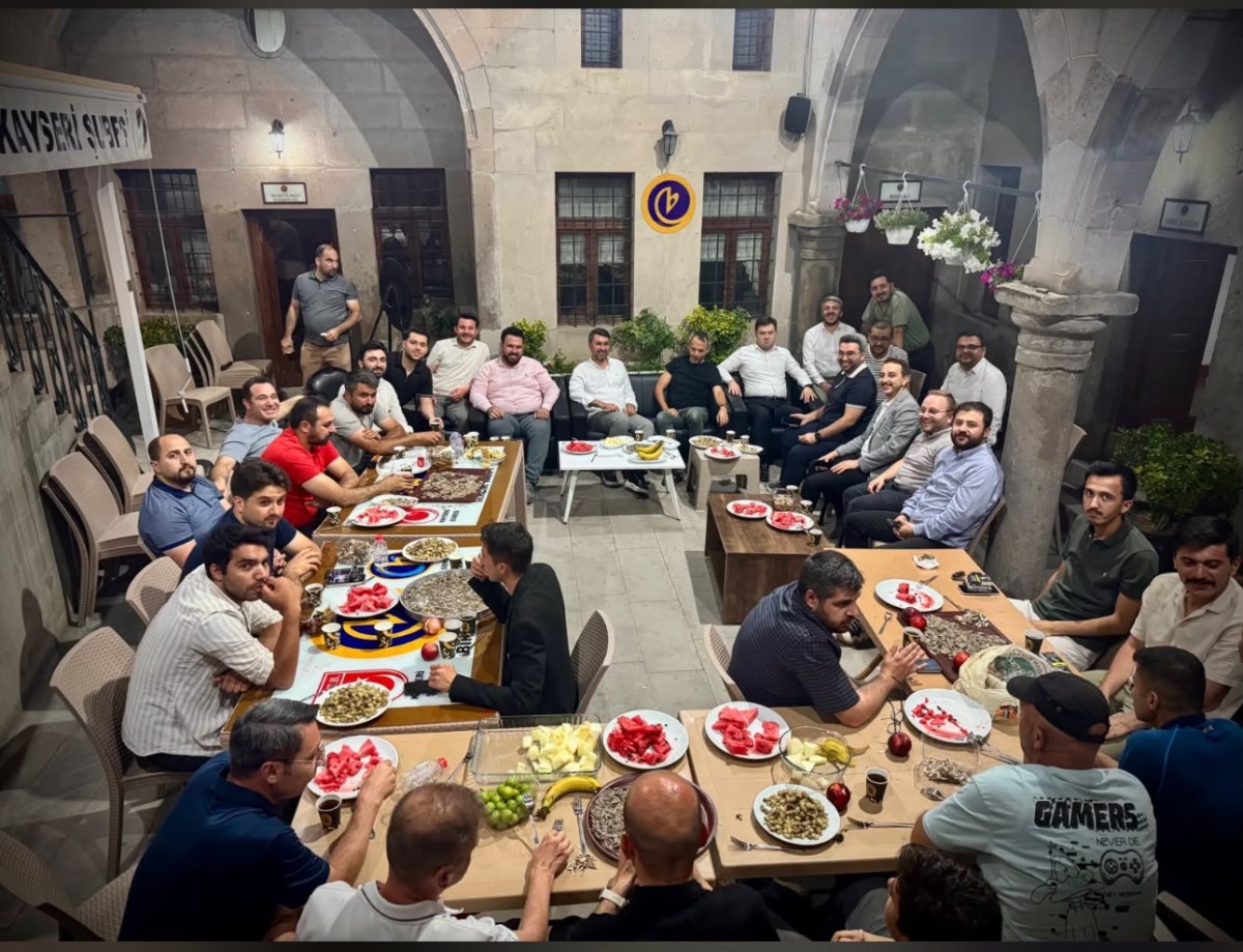 Geçmiş Dönem Gençlik Kolları Yöneticileri Birlik Vakfı'nda Buluştu