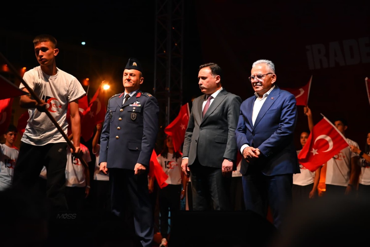 Vali Gökmen Çiçek: ‘’Siz Bu Meydandan Türkiye'ye Nefes Verdiniz’’