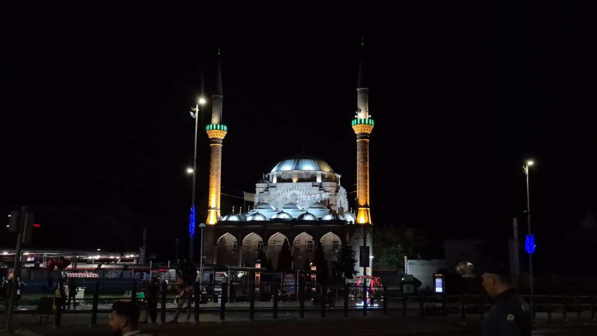 15 Temmuz Şehitleri İçin Camilerde Sela Okundu