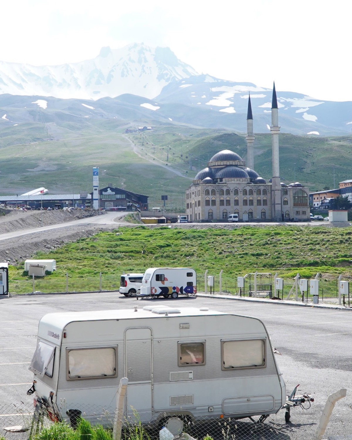 Erciyes’te Çadır ve Karavan Kamp Sezonu Devam Ediyor