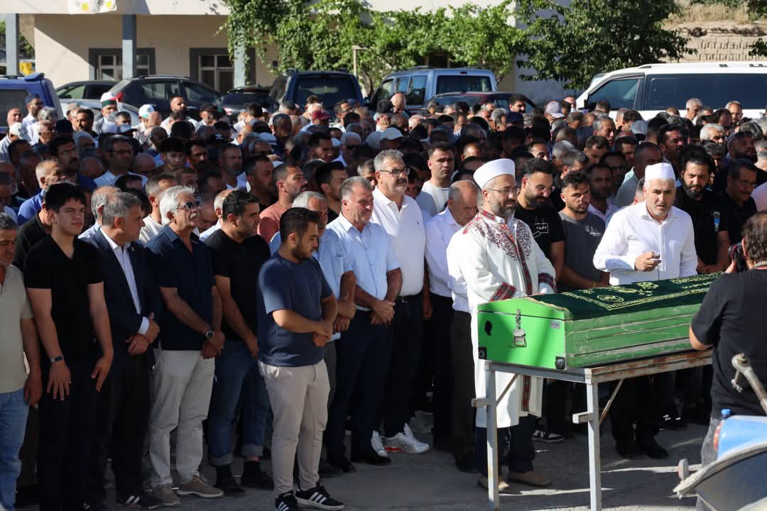 Kazada Yaşamını Kaybeden Gurbetçi Aile Son Yolculuğuna Uğurlandı