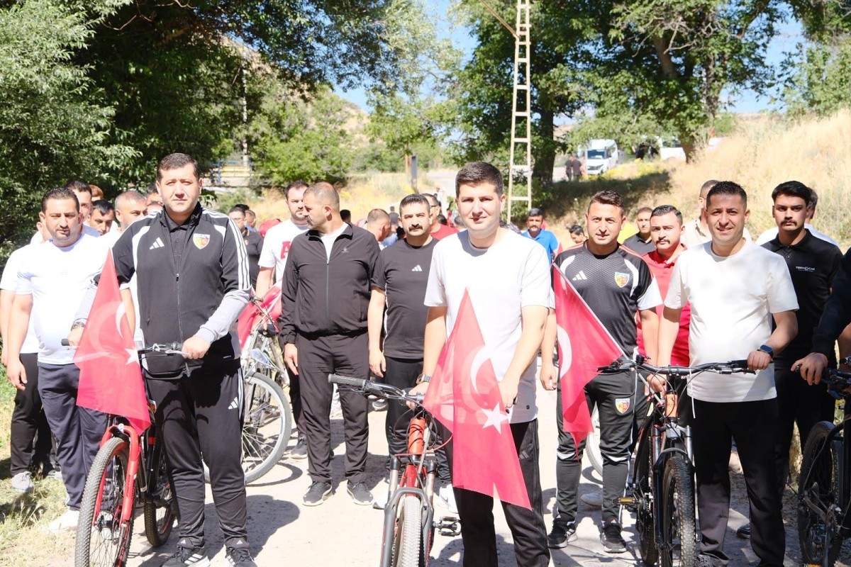 Ülkü Ocakları’ndan Koramaz Vadisi’nde Birlik Yürüyüşü