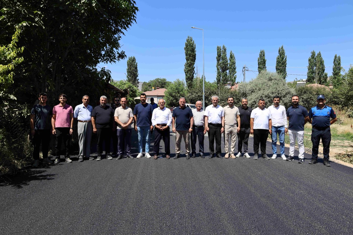 İsmet Mahallesi’nde Sıcak Asfalt Serimi Başladı