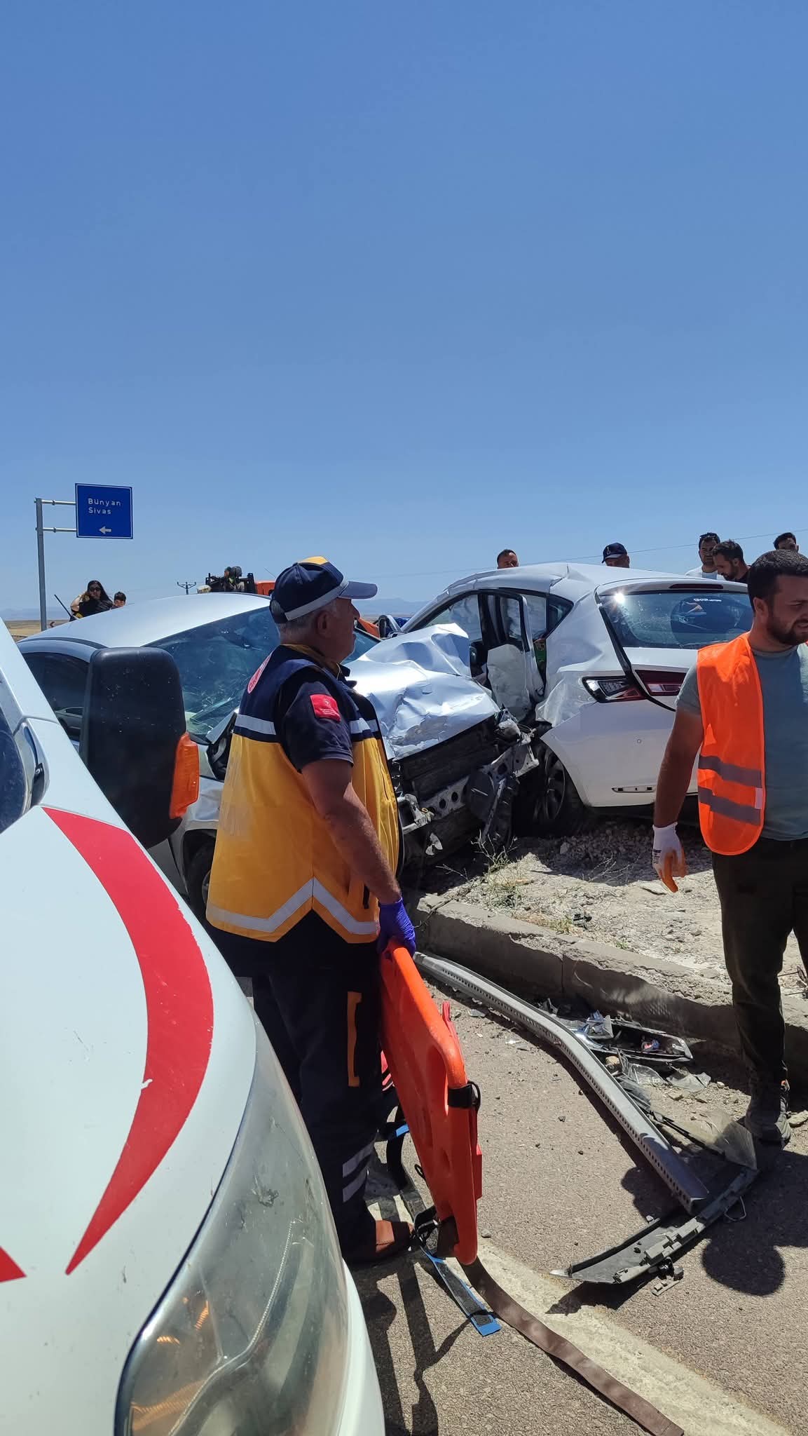 Kayseri’de İki Otomobil Çarpıştı: 2 Ölü, 9 Yaralı