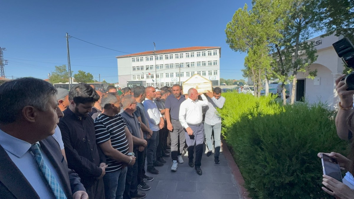 Hakim ve Savcı Yardımcısı Yusuf Aslan’ı Hafız Kardeşi Son Yolculuğuna Uğurladı