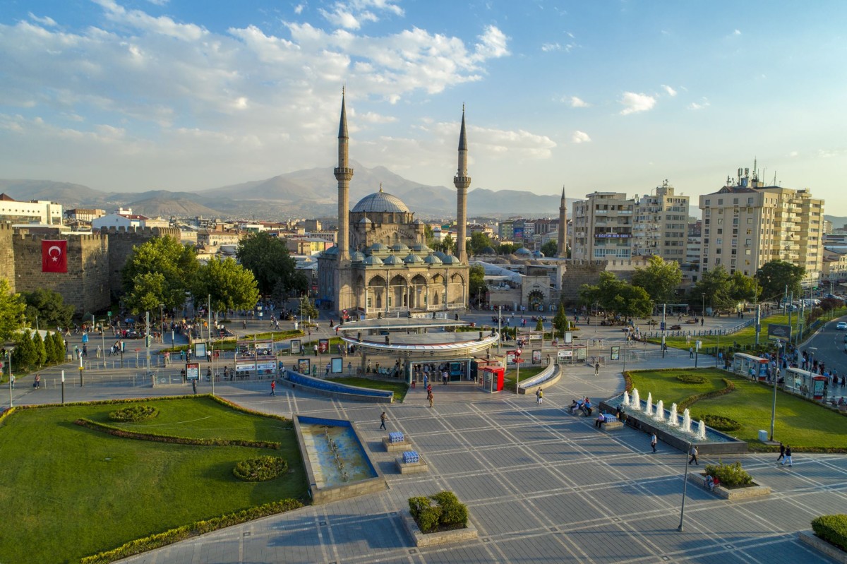 Kayseri’de Sıcak Hava Etkisini Artırıyor