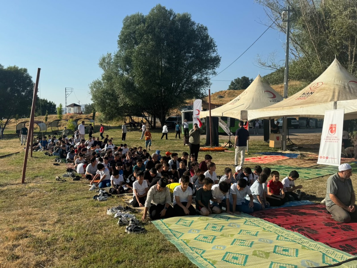 Birlik Vakfı ve MTTB Gençlere Piknikte Buluştu