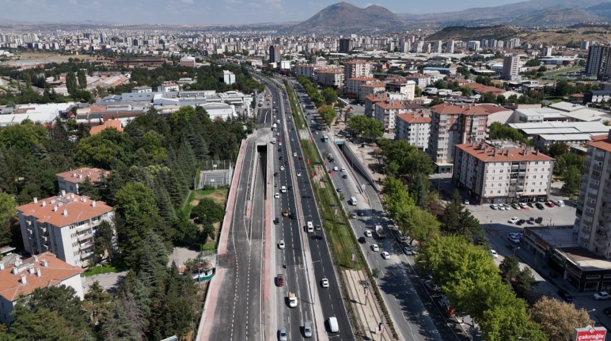 300 Milyon TL Yatırım Yapılan DSİ-Yeni Sanayi Katlı Kavşağı Hizmete Açıldı