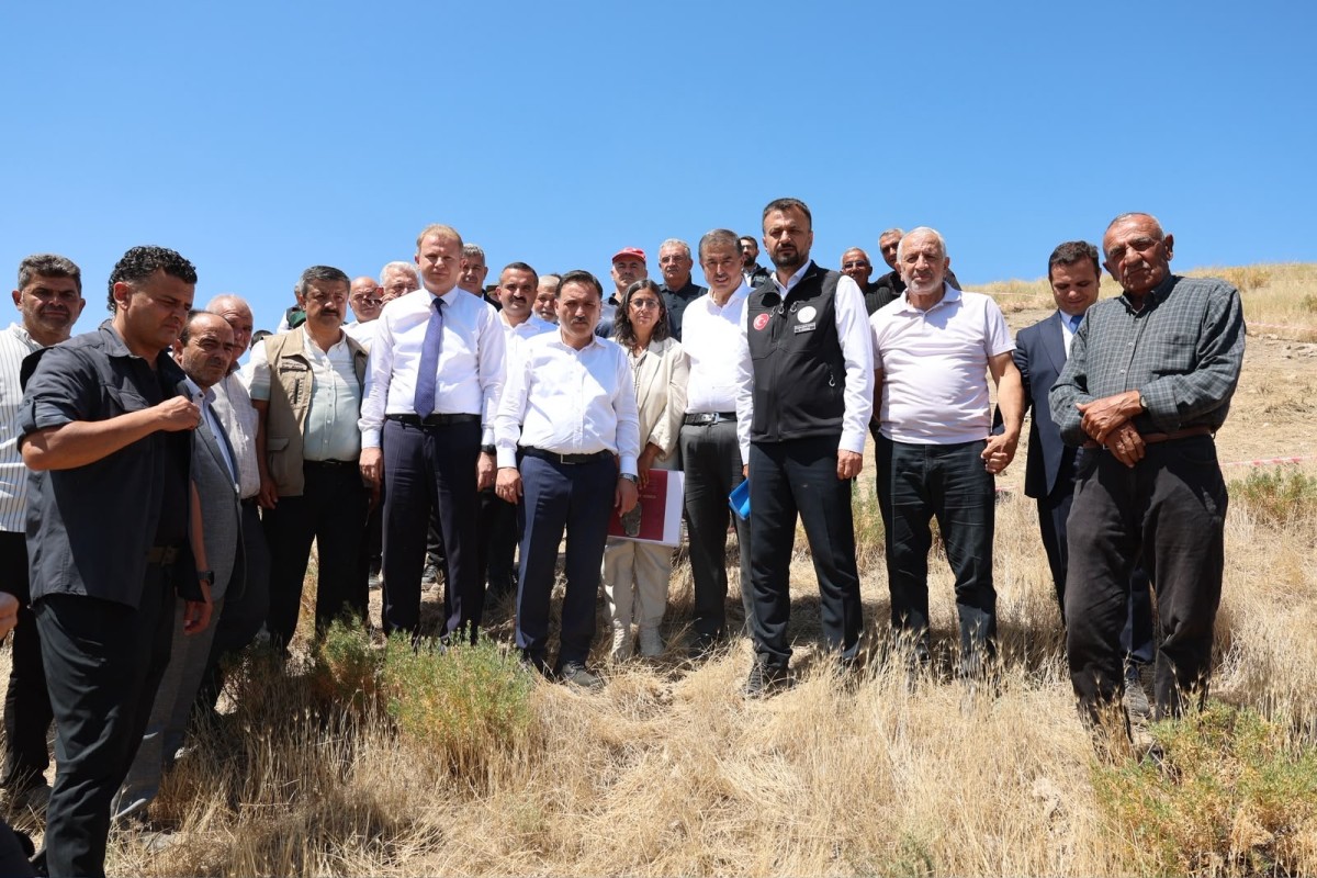 Vali Çiçek’ten Eğriköy Höyük Kazı Alanı’na Ziyaret 