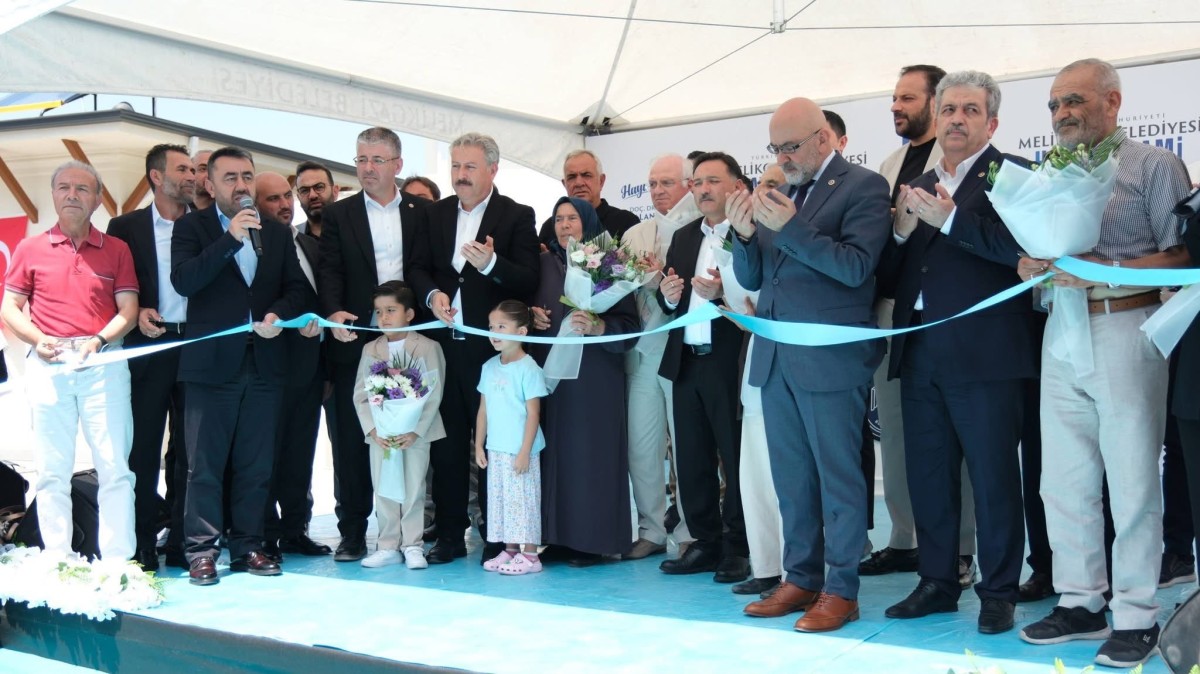 Melikgazi’de Hayrat Cami İbadete Açıldı