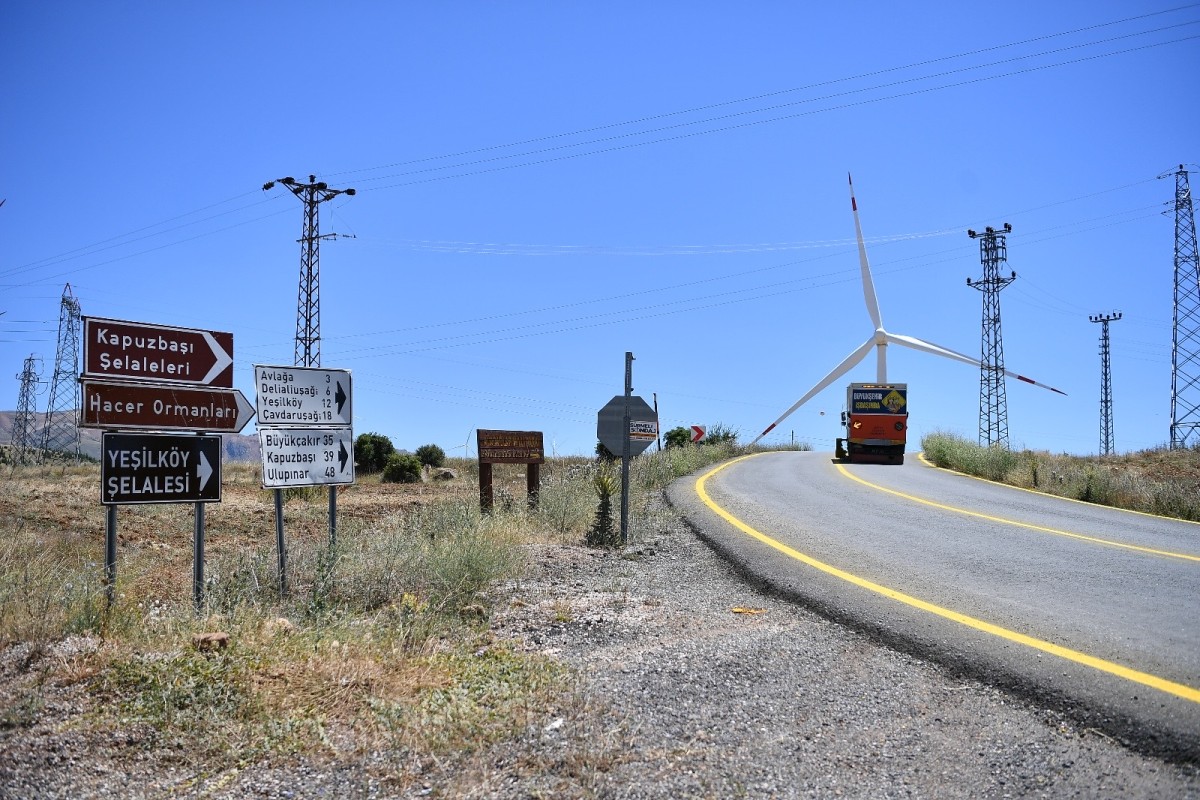 Kapuzbaşı Yolu Artık Daha Güvenli: Büyükşehir'den 2 Milyon TL'lik Çizgi Çalışması