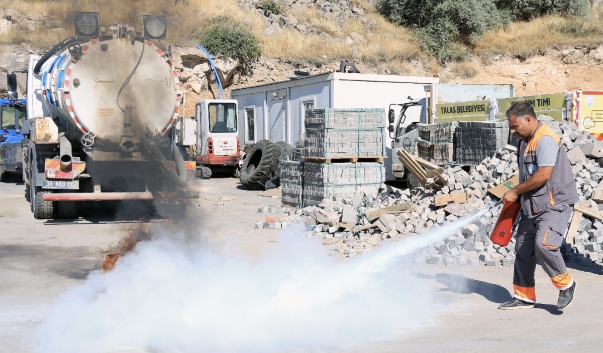 Talas Belediyesi Personeline Yangın Eğitimi