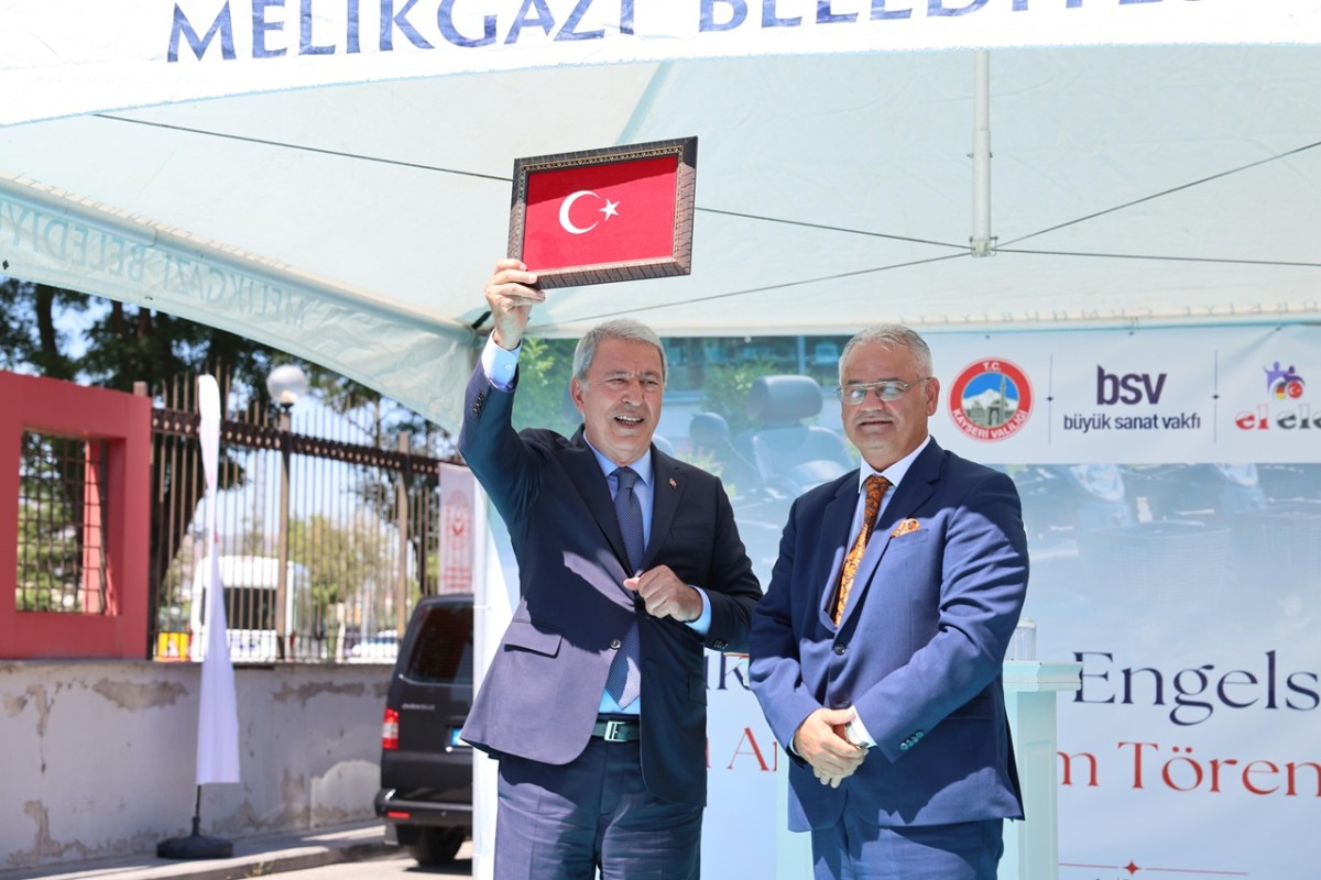 Kayseri’de 12 Engelli Bireye Akülü Araç ve Özel Sandalye Desteğ