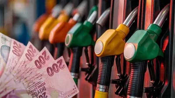 Sürücülerin Dikkatine: Benzine Dev Zam Yolda...