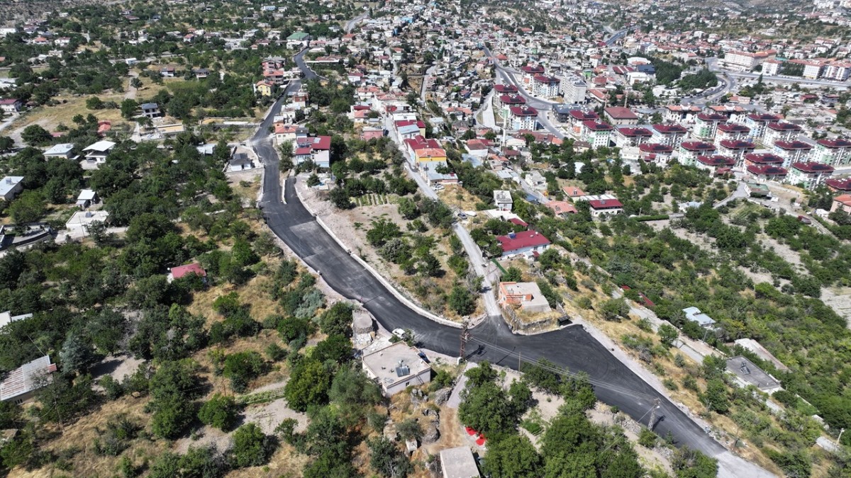 Hacılar’da Çarık Caddesi Sıcak Asfaltla Buluştu