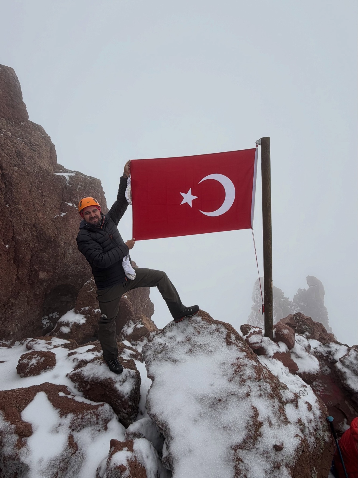Dağcılardan Erciyes’in Zirvesine 30 Ağustos Tırmanışı