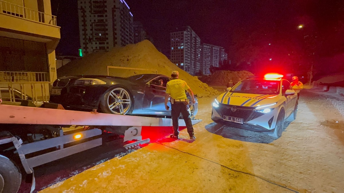 Polisin ‘Dur’ İhtarına Uymayan Sürücüye 200 Bin TL Ceza