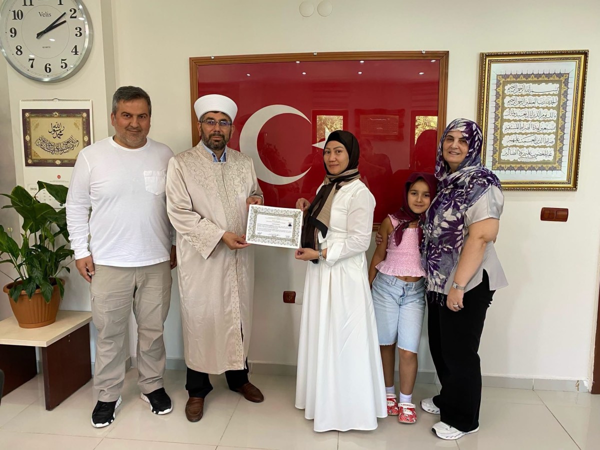  Filipinli Rowena Antone Develi’de Müslüman Oldu