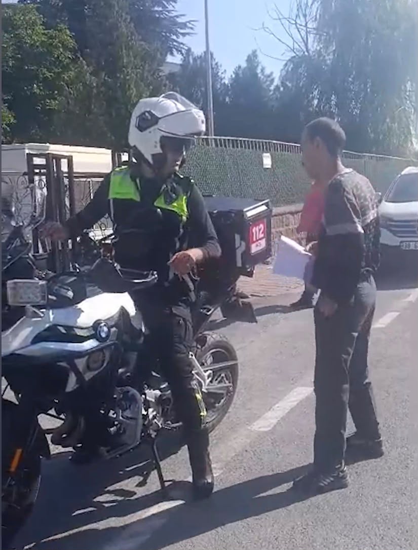 Polis, Sınava Geç Kalan Adayları Okullarına Yetiştirdi