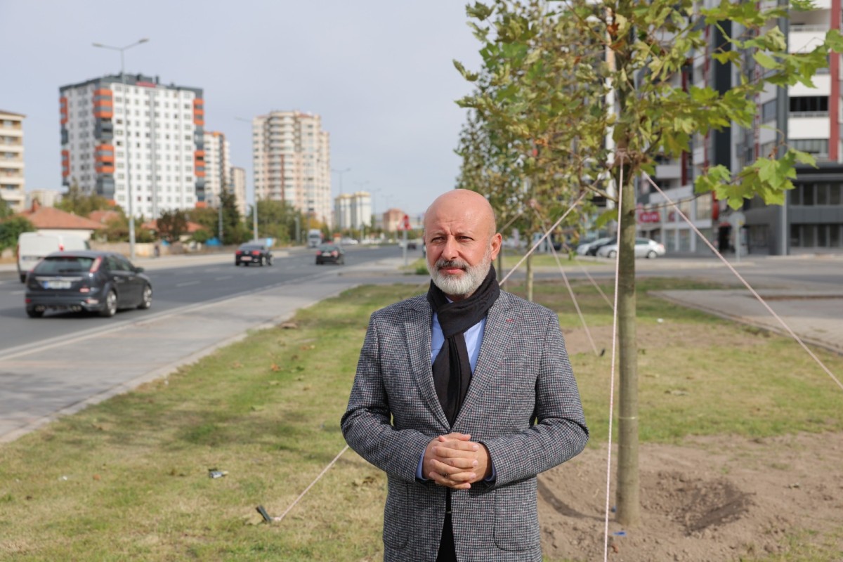 Kocasinan Belediyesi, On Binlerce Ağaç ve Fidanı Toprakla Buluşturuyor