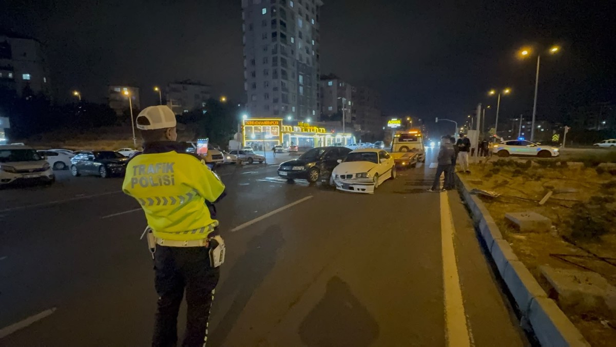 Kayseri’de İki Otomobil Çarpıştı: 1 Yaralı