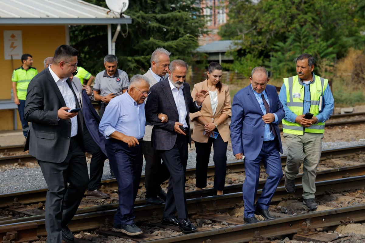 Başkan Büyükkılıç, TCDD Genel Müdürü Kurt İle Kayseri’nin Ulaşımını Görüştü